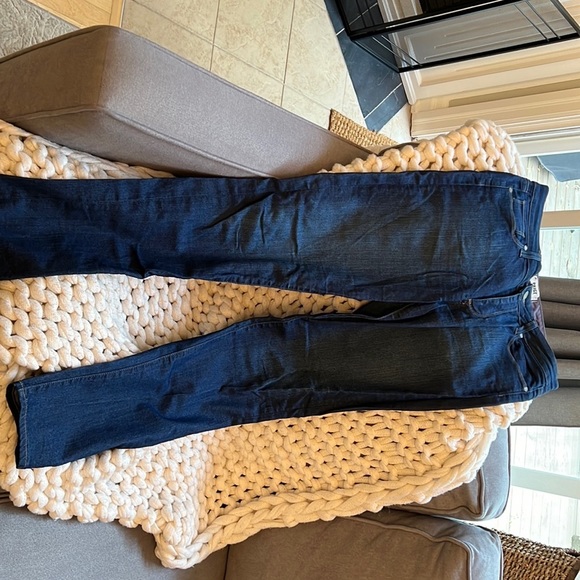 Paige Skyline Skinny Size 30 Jeans (Retail: $279+tax) - Picture 3 of 6